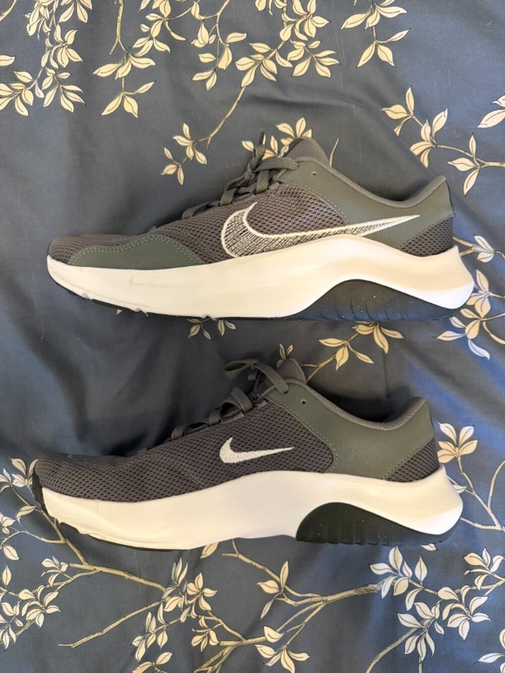 Nike Legend Essential 3 Next Nature Workout Shoes - Picture 5 of 8